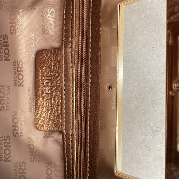 MICHAEL KORS Berkeley Copper Clutch - Picture 7 of 9